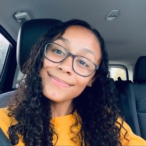 Meet your Posher, Amilian